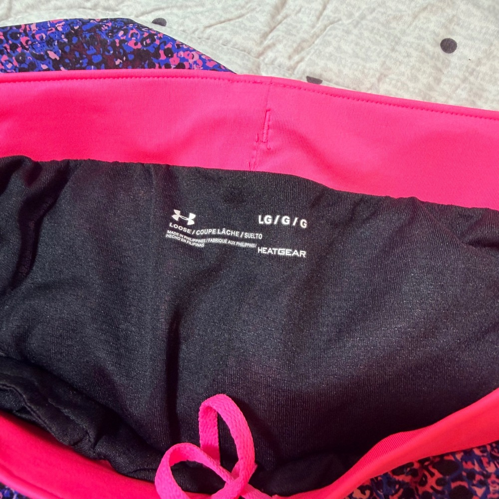 Under Armour HeatGear Womens Large Pink Purple Leopard Print Running Shorts L - Picture 2 of 7